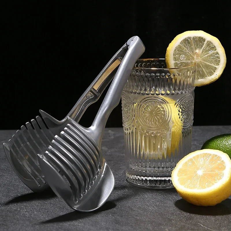 “Hold It Right There!” – Stainless Steel Onion Holder & Veggie Slicer Tool for Tomatoes, Potatoes & More – Your New Kitchen Sidekick
